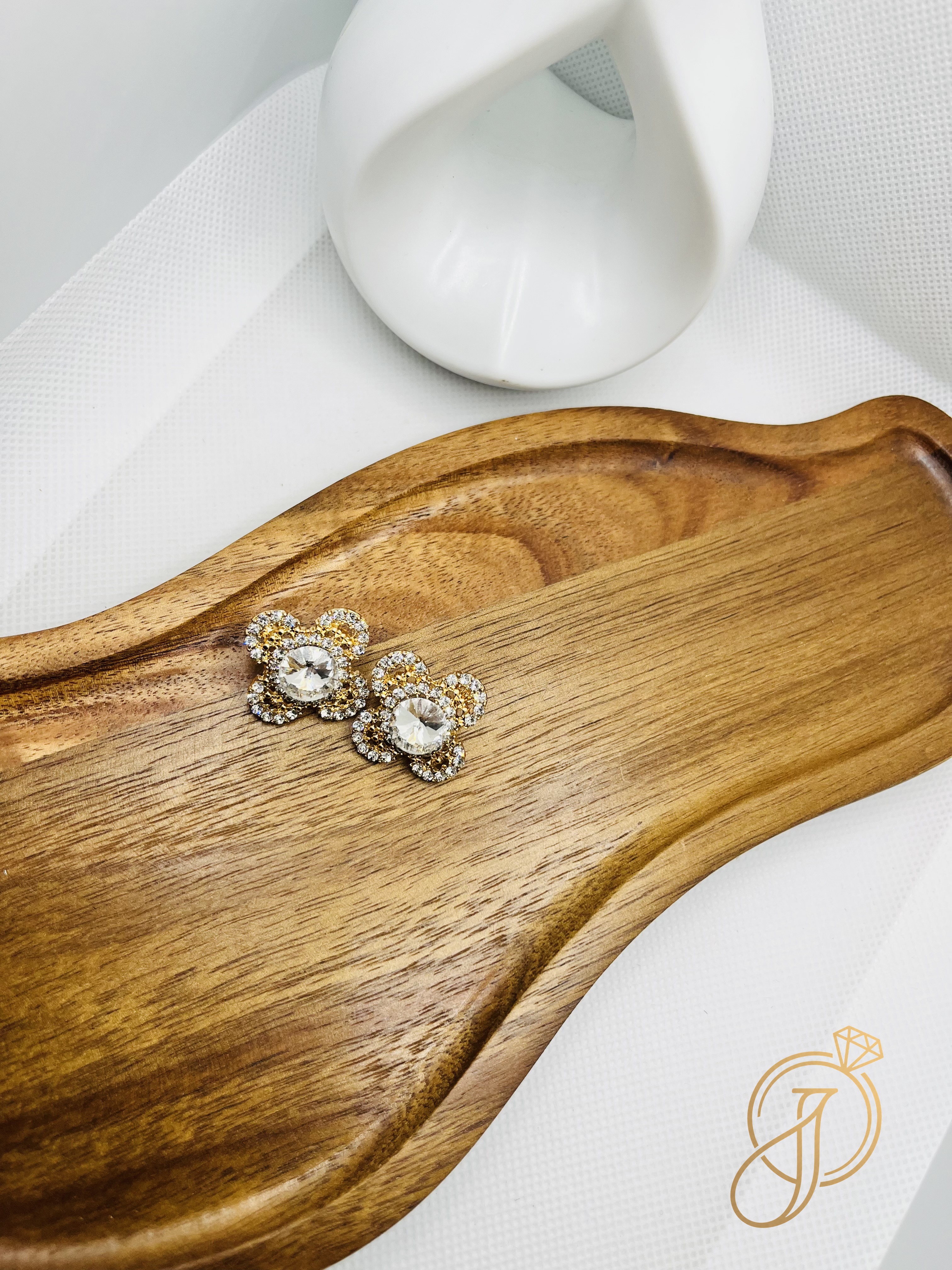 Lumi Clover Studs