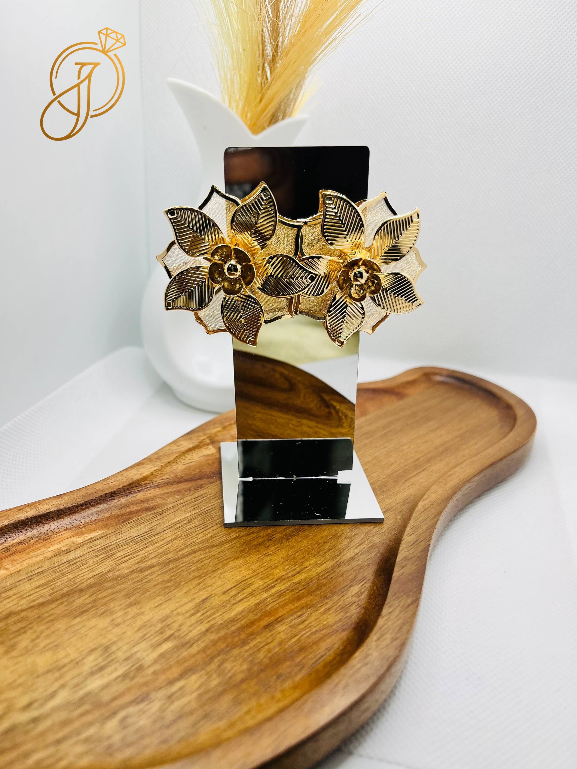 Flora Gold Earrings