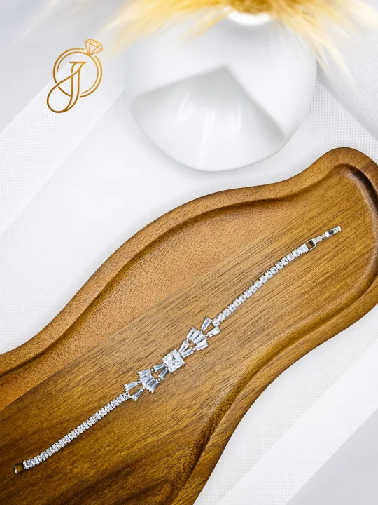 Elaria Bracelet
