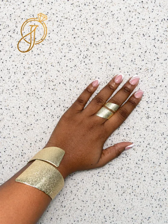 Zaria Cuff Set