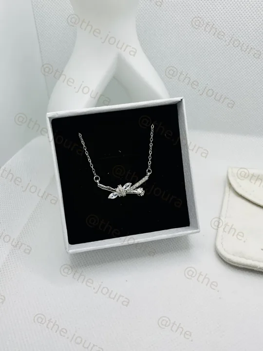 Fleur Necklace